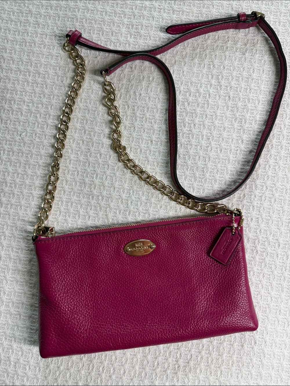 Coach Quinn crossbody in raspberry pink with gold hardware pebbled leather small